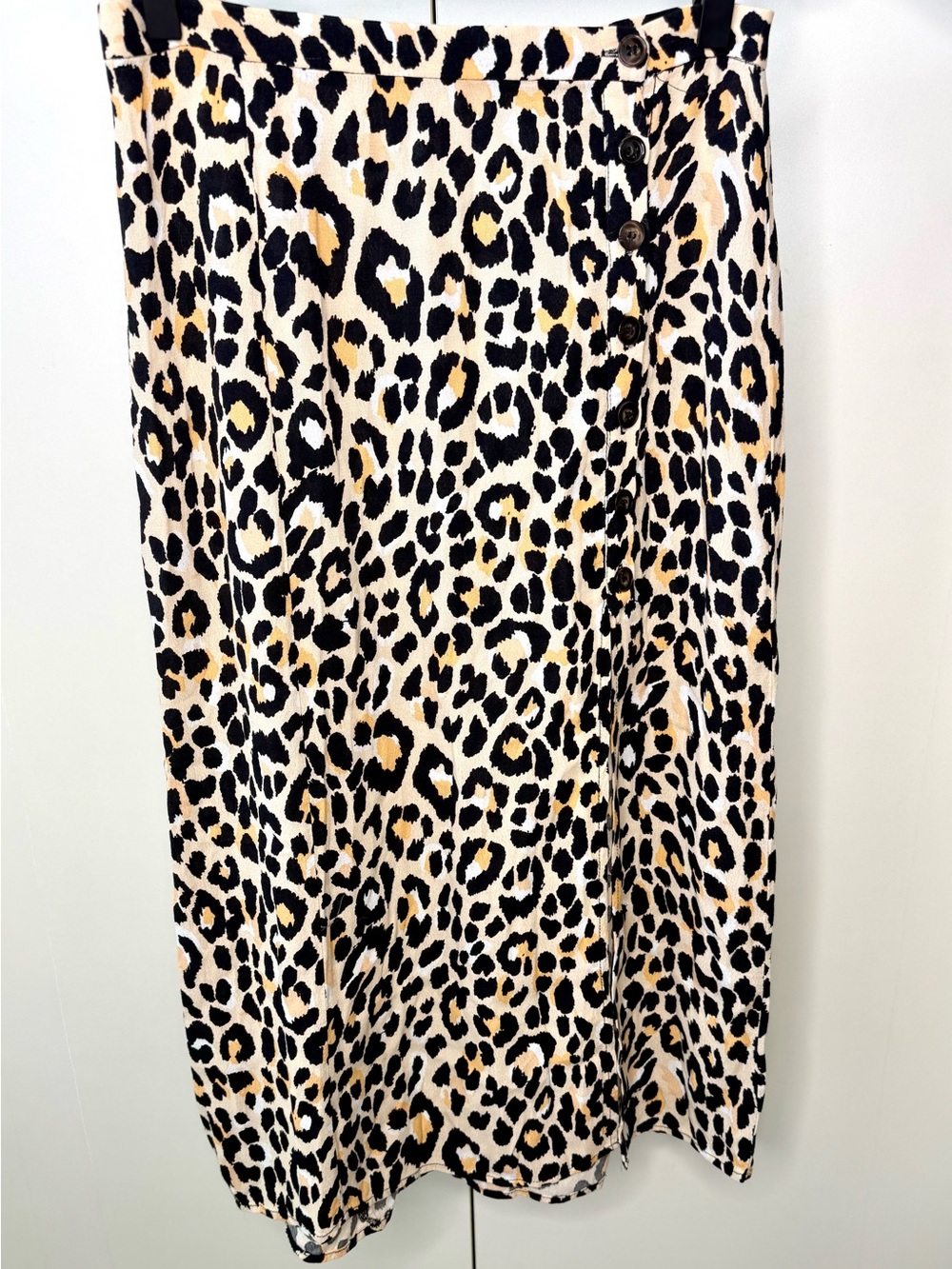 Astr The‎ Label Leopard Print Midi Skirt in Tan, Black and Cream - Picture 3 of 6
